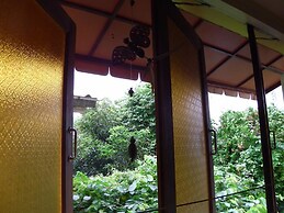 Roof View Place