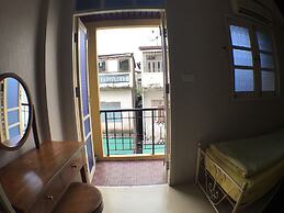 Roof View Place