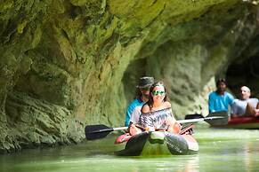 Khao Sok River Lodge Hotel