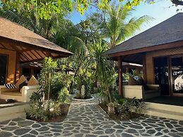 Scallywags Beach Club