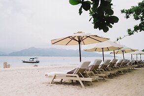 Scallywags Beach Club