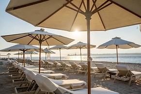 Scallywags Beach Club