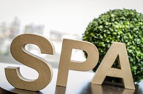 Exe Cunit Suites & Spa