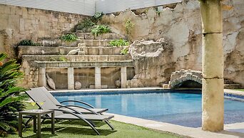 Exe Cunit Suites & Spa