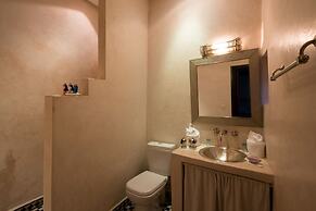 Riad Lhena