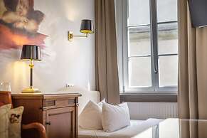 Chin-Chin Hotel ehemals Bohemian Hotel
