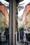 Chin-Chin Hotel ehemals Bohemian Hotel