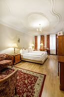 Chin-Chin Hotel ehemals Bohemian Hotel