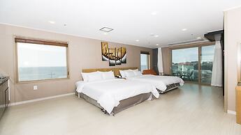 Rich Hotel