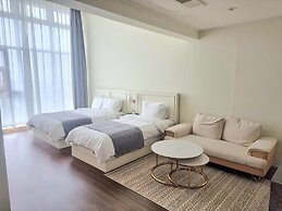 Rich Hotel