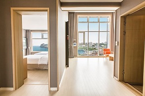 Rich Hotel