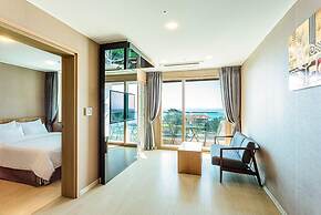Rich Hotel