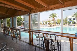 Coliseum Studios & Apartments