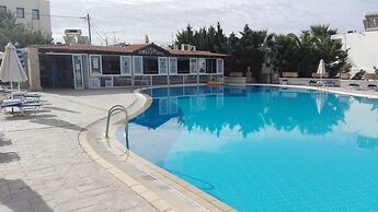 Coliseum Studios & Apartments