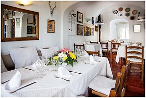 Hostal S'Engolidor