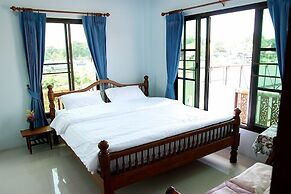 Loy Manee House