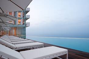 SEAMARQ Hotel