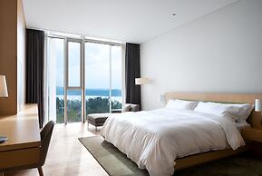 SEAMARQ Hotel