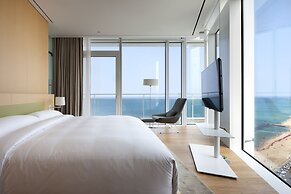 SEAMARQ Hotel
