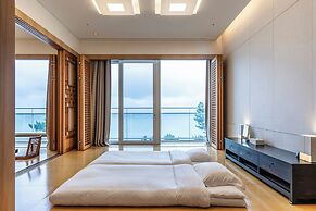 SEAMARQ Hotel
