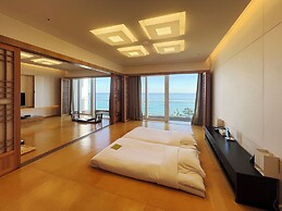 SEAMARQ Hotel