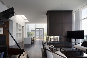 SEAMARQ Hotel