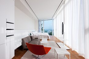 SEAMARQ Hotel