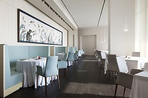 SEAMARQ Hotel