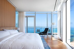 SEAMARQ Hotel