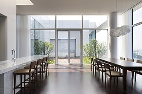 SEAMARQ Hotel