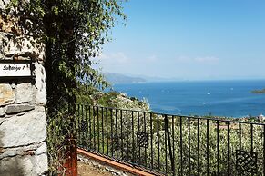 Dionysos Hotel