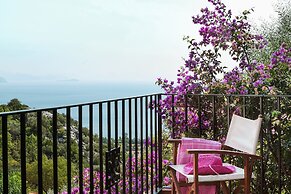 Dionysos Hotel