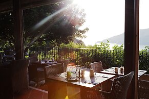 Dionysos Hotel