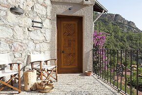 Dionysos Hotel