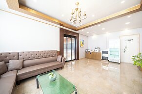 The 7 Business Hotel