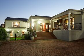 Sea Whisper Guest House & Self Catering