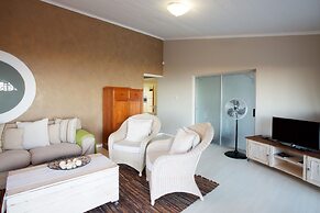 Sea Whisper Guest House & Self Catering