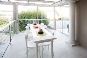 Sea Whisper Guest House & Self Catering