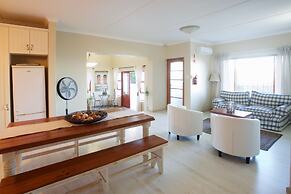 Sea Whisper Guest House & Self Catering