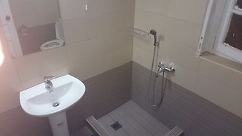 Zorbas Hotel - Hostel
