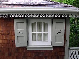 Fire Fly Cottage