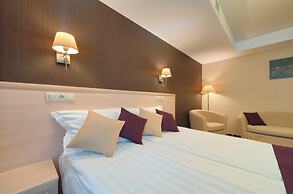 Degas Lite Hotel