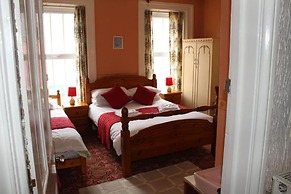 The Middlegate Hotel