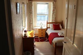 The Middlegate Hotel