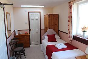 The Middlegate Hotel