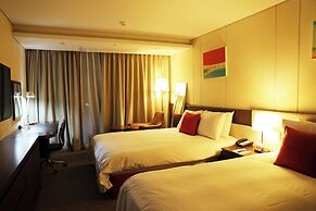 Ramada Jeju Hamdeok