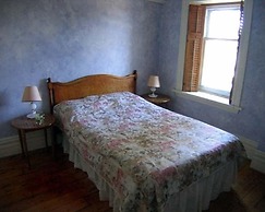 The Colonel's Inn