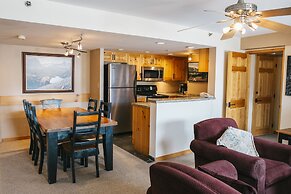 Carleton Lodge