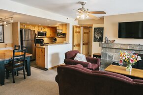 Carleton Lodge