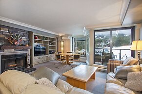 Carleton Lodge